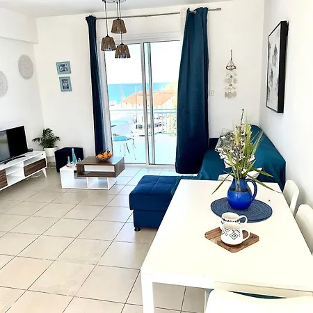 Blue Lagoon 12a Latsi