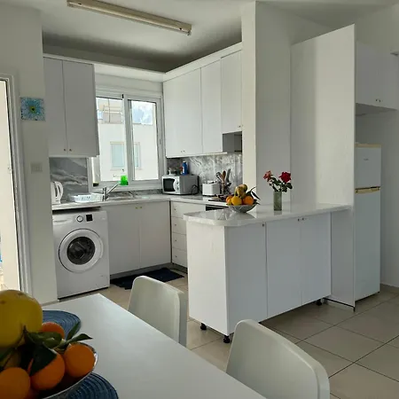 Blue Lagoon 12a Latsi شقة Polis