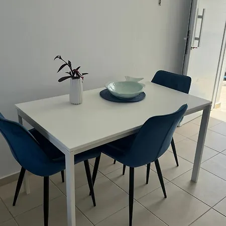 Blue Lagoon 12a Latsi * Polis